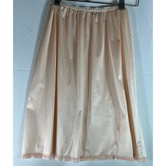 Vintage Nylon Ivory Half Slip Sz S 20” Stretches Out To 30” At Waist Lace Detail - Picture 2 of 3